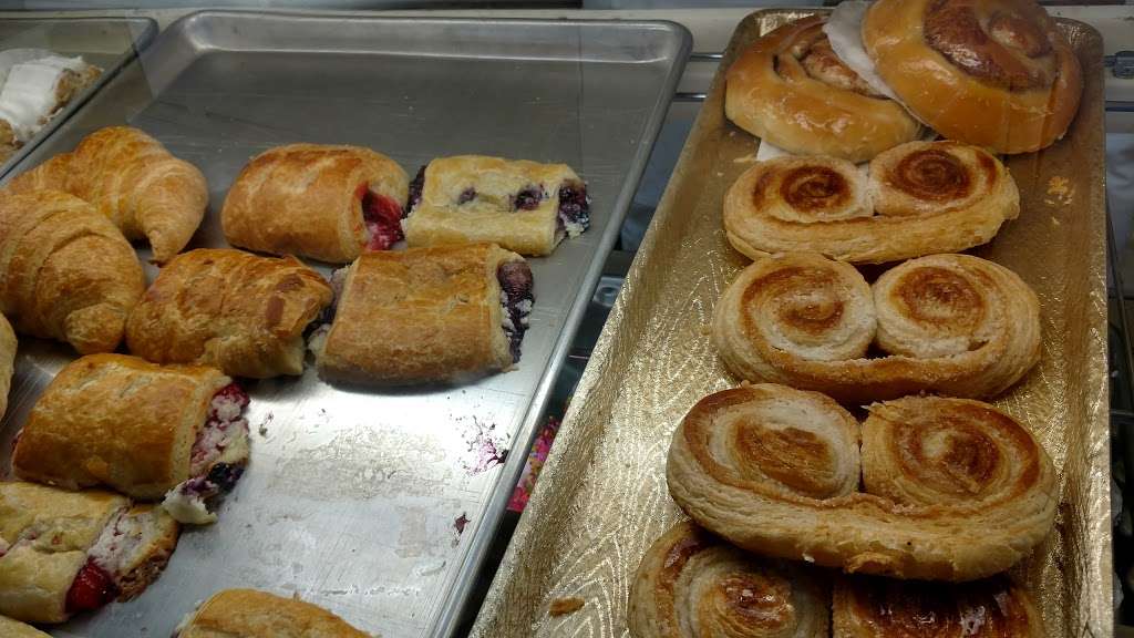 Bakery Delite | 290 S River St, Plains, PA 18705, USA | Phone: (570) 823-3400