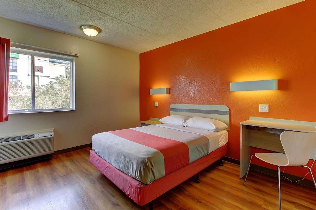 Motel 6 York North | 125 Arsenal Rd, York, PA 17404, USA | Phone: (717) 843-8181