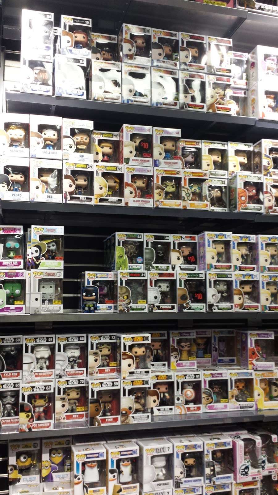 Hot Topic | 1233 W Avenue P #933, Palmdale, CA 93551, USA | Phone: (661) 266-0110