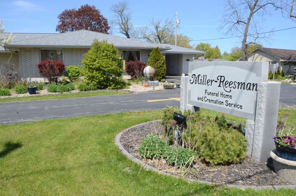 Miller-Reesman Funeral Home And Cremation Service | 620 15th Ave, Union Grove, WI 53182, USA | Phone: (262) 878-2500