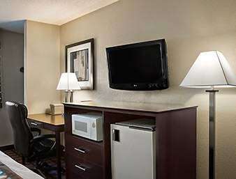 Super 8 by Wyndham Whitewater WI | 917 E Milwaukee St, Whitewater, WI 53190 | Phone: (262) 472-0400