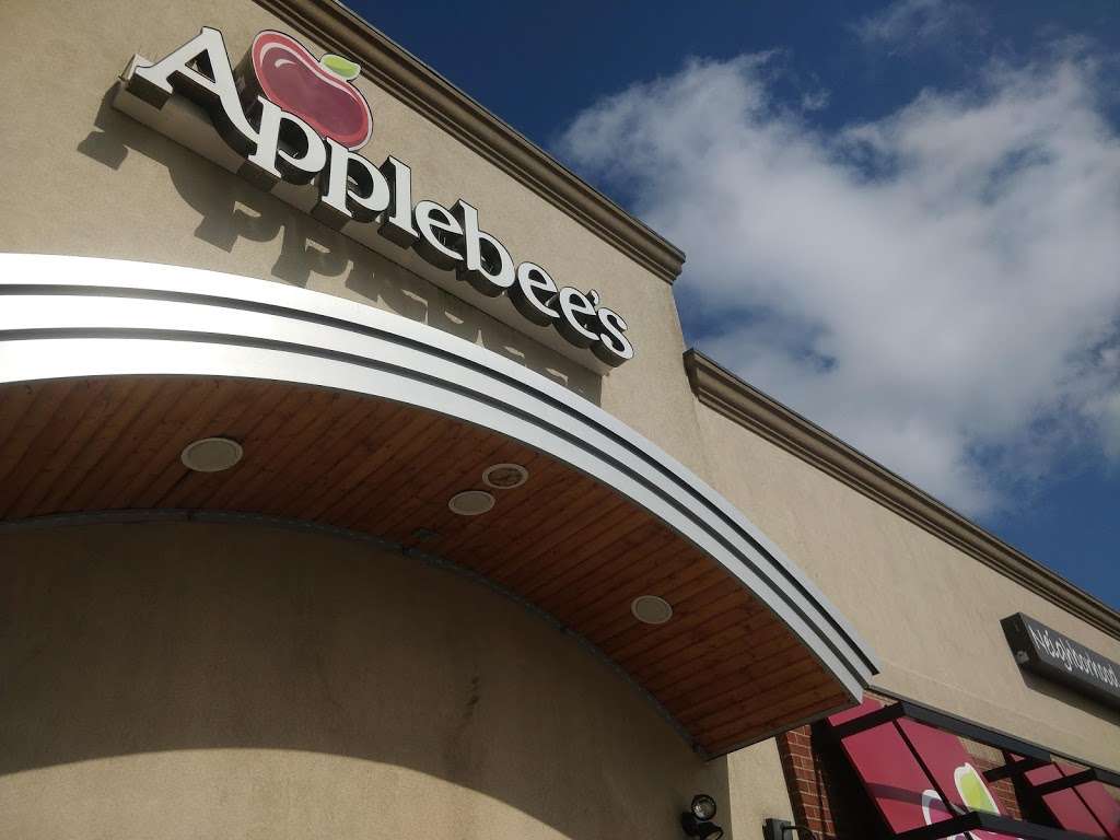 Applebees Grill + Bar | 499 N Service Rd, Huntington Station, NY 11746, USA | Phone: (631) 207-5900