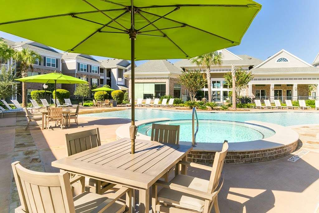 Luxe at Katy Apartments | 22631 Colonial Pkwy, Katy, TX 77449, USA | Phone: (281) 843-9889