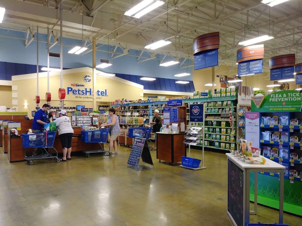 PetSmart | 745 W Huntington Dr, Monrovia, CA 91016, USA | Phone: (626) 357-5615