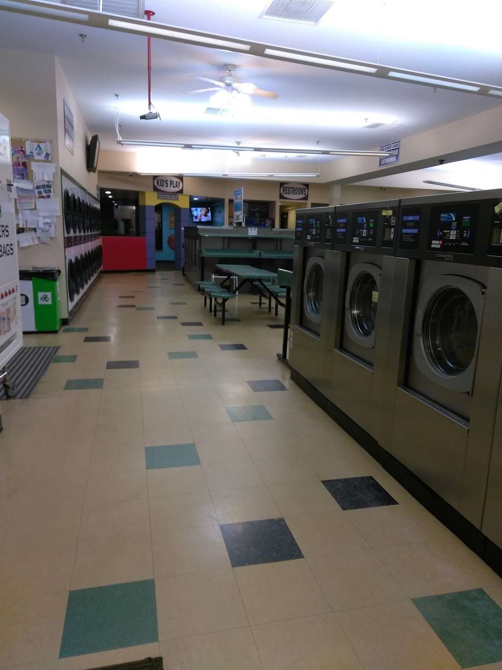 My Family Laundry | 106 W Rollins Rd, Round Lake Beach, IL 60073, USA | Phone: (847) 201-1129