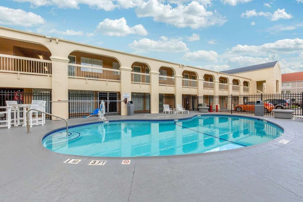 Quality Inn Clute Freeport | 809 Hwy 332 West, Clute, TX 77531, USA | Phone: (979) 265-5252