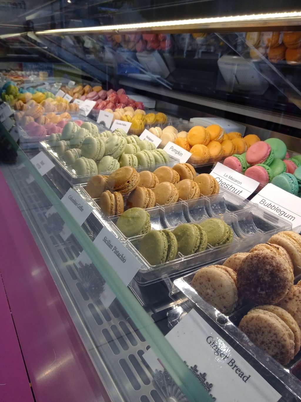 Le Macaron French Pastries | Yonkers, NY 10710 | Phone: (914) 423-4305