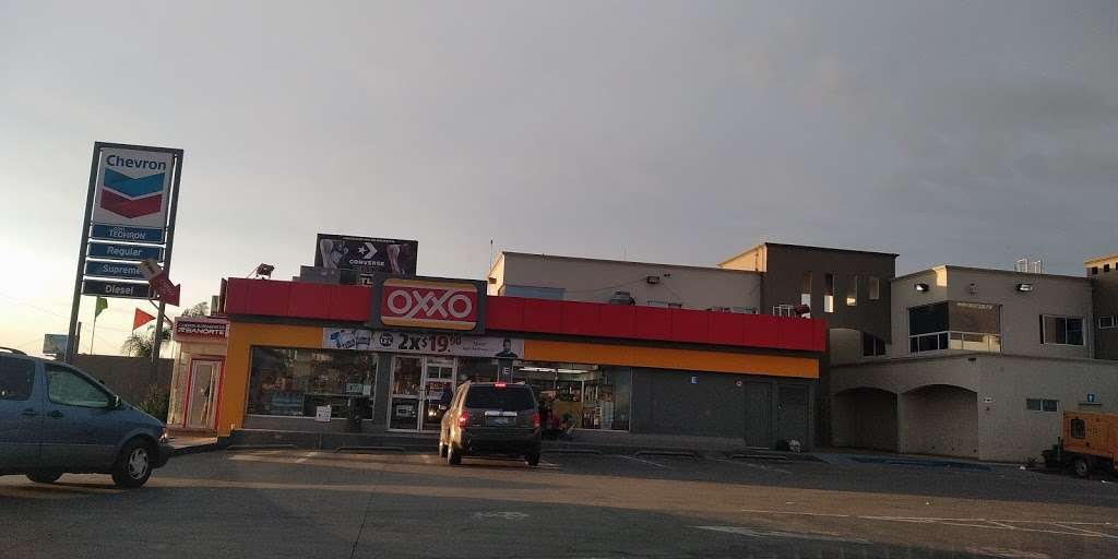 OXXO | Vía Rápida Ote. 16878, Río Tijuana 3a. Etapa, Rio Tijuana 3ra Etapa, 22226 Tijuana, B.C., Mexico