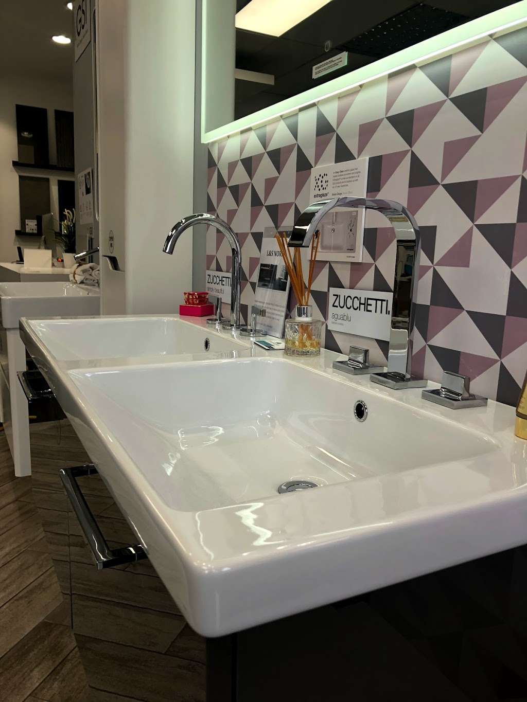 Coulsdon Bathroom & Kitchen Installers | unit 1, 34 Grove Wood Hill, Coulsdon CR5 2EL, UK | Phone: 020 3887 1917