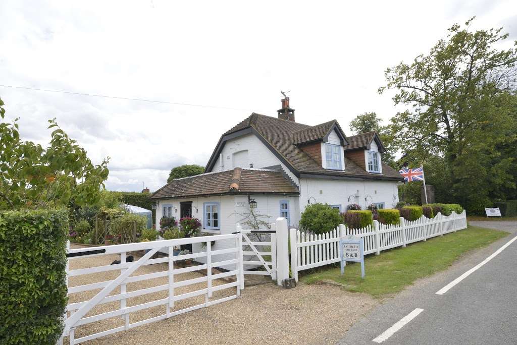 Latchetts Cottage | Horley RH6 0ET, UK | Phone: 01293 862831