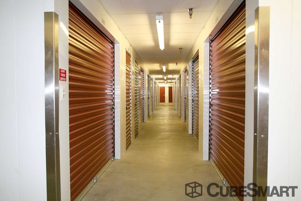 CubeSmart Self Storage | 13800 McLearen Rd, Herndon, VA 20171, USA | Phone: (703) 437-8100