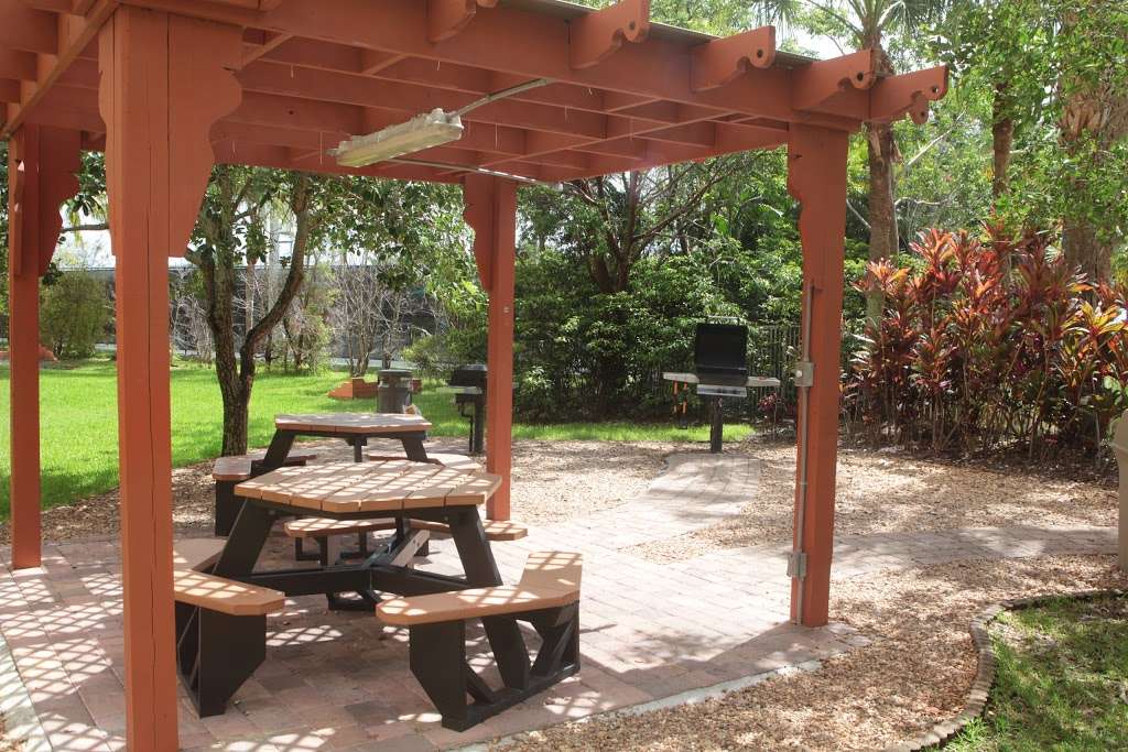 Vacation Village at Weston | 16461 Racquet Club Rd, Weston, FL 33326, USA | Phone: (954) 217-0162