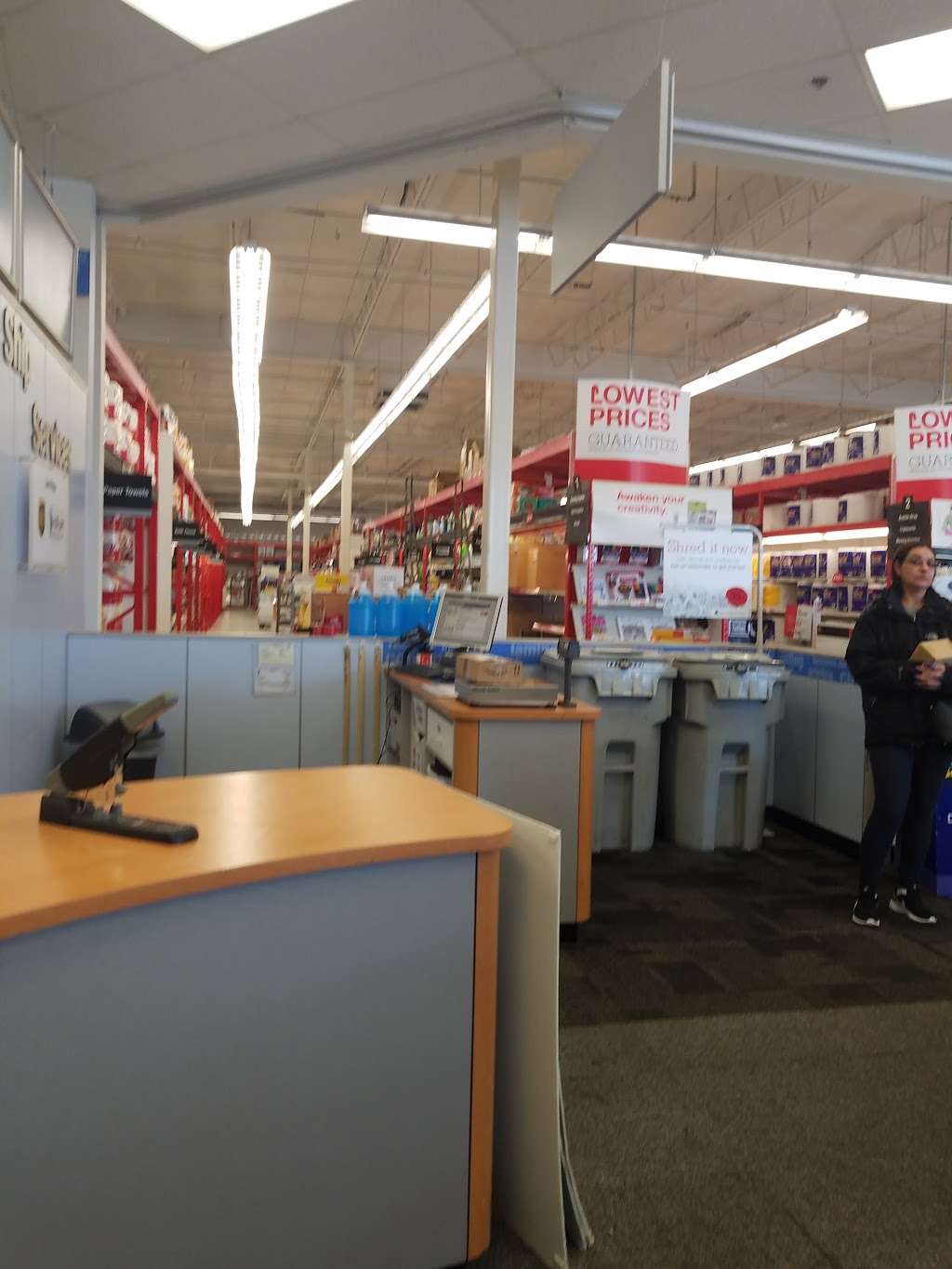 Staples | 1515 NJ-35, Middletown, NJ 07748, USA | Phone: (732) 671-1100