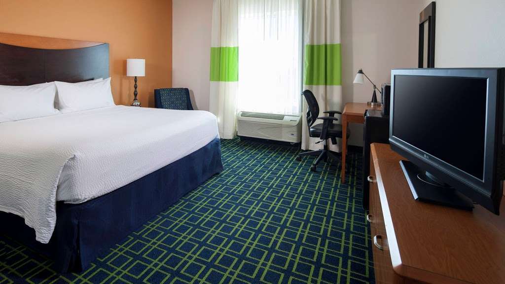 Fairfield Inn & Suites by Marriott Orlando at SeaWorld® | 10815 International Dr, Orlando, FL 32821 | Phone: (407) 354-1139