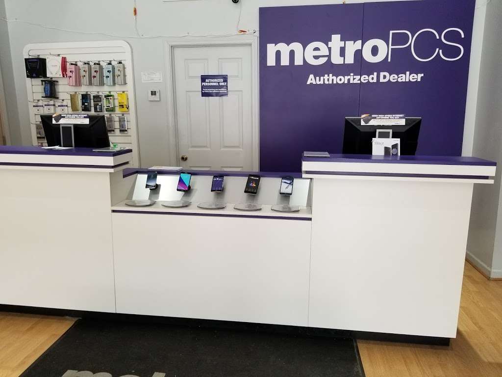 Metro by T-Mobile | 1404 S 11th St, Milwaukee, WI 53204, USA | Phone: (414) 671-6675