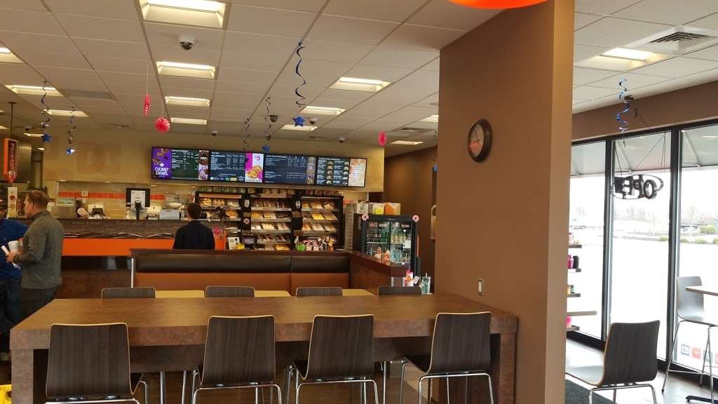 Dunkin Donuts | 10970 Broadway, Crown Point, IN 46307 | Phone: (219) 663-1050