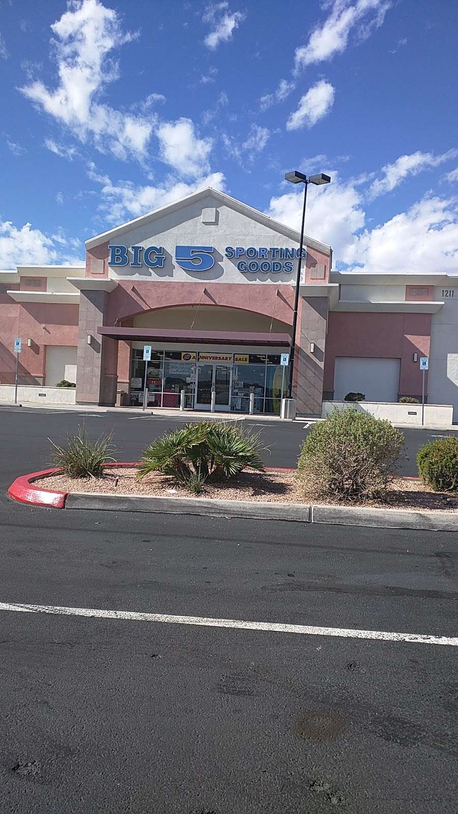 Big 5 Sporting Goods - Henderson | 1211 S Boulder Hwy, Henderson, NV 89015, USA | Phone: (702) 564-2691