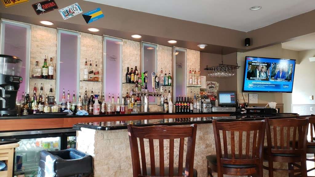 Two Rivers Grille | 611 Pennsylvania Ave, Matamoras, PA 18336, USA | Phone: (570) 491-2020