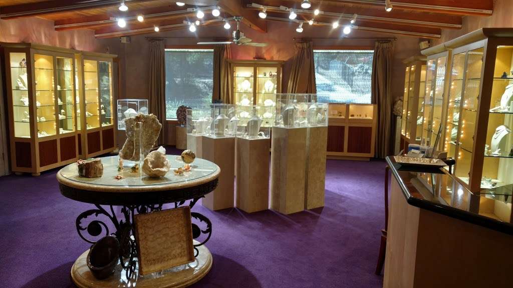 The Collector Fine Jewelry in 912 Live Oak Park Rd S, Fallbrook, CA 92028, USA
