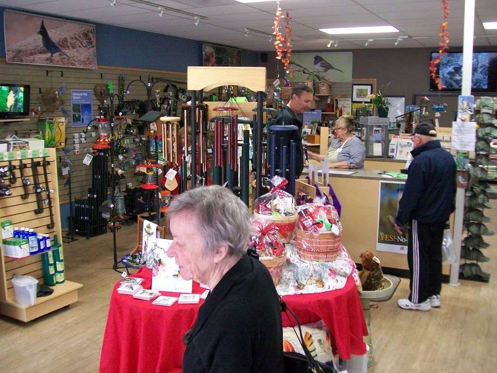 Wild Birds Unlimited | 720 N Moorpark Rd, Thousand Oaks, CA 91360 | Phone: (805) 379-3901