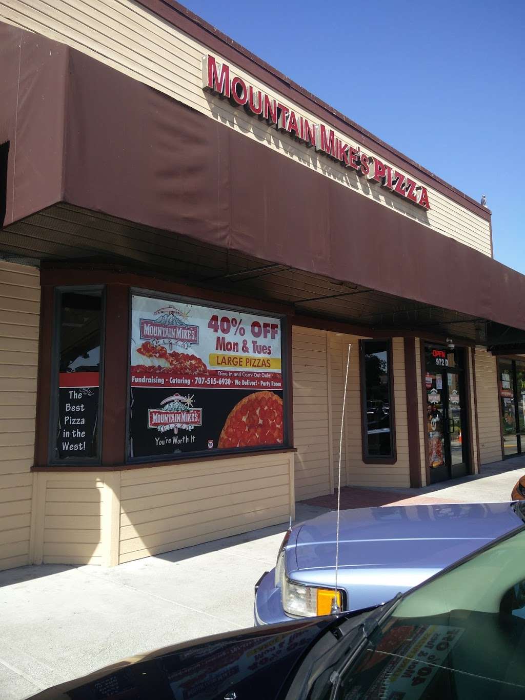 Mountain Mikes Pizza | 972 Admiral Callaghan Ln, Vallejo, CA 94591, USA | Phone: (707) 515-6930