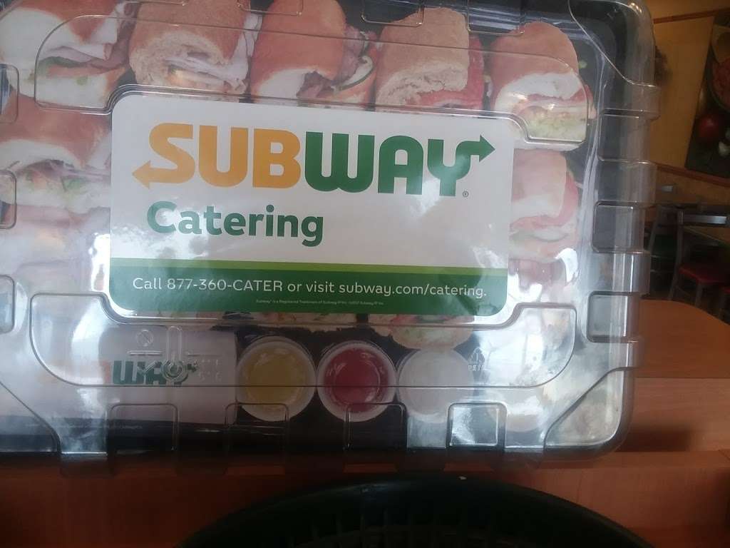 Subway | 2294 Gateway Center Dr, Belvidere, IL 61008, USA | Phone: (815) 544-7030