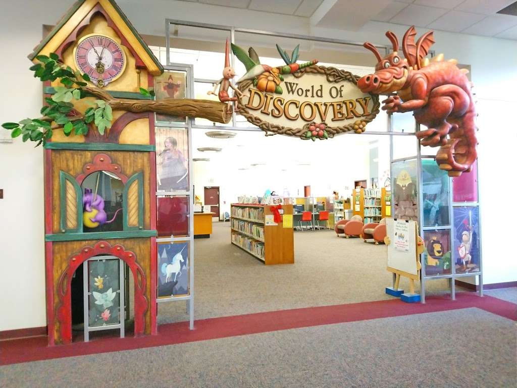 Cagan Crossings Community Library | 16729 Cagan Oaks, Clermont, FL 34714, USA | Phone: (352) 243-1840