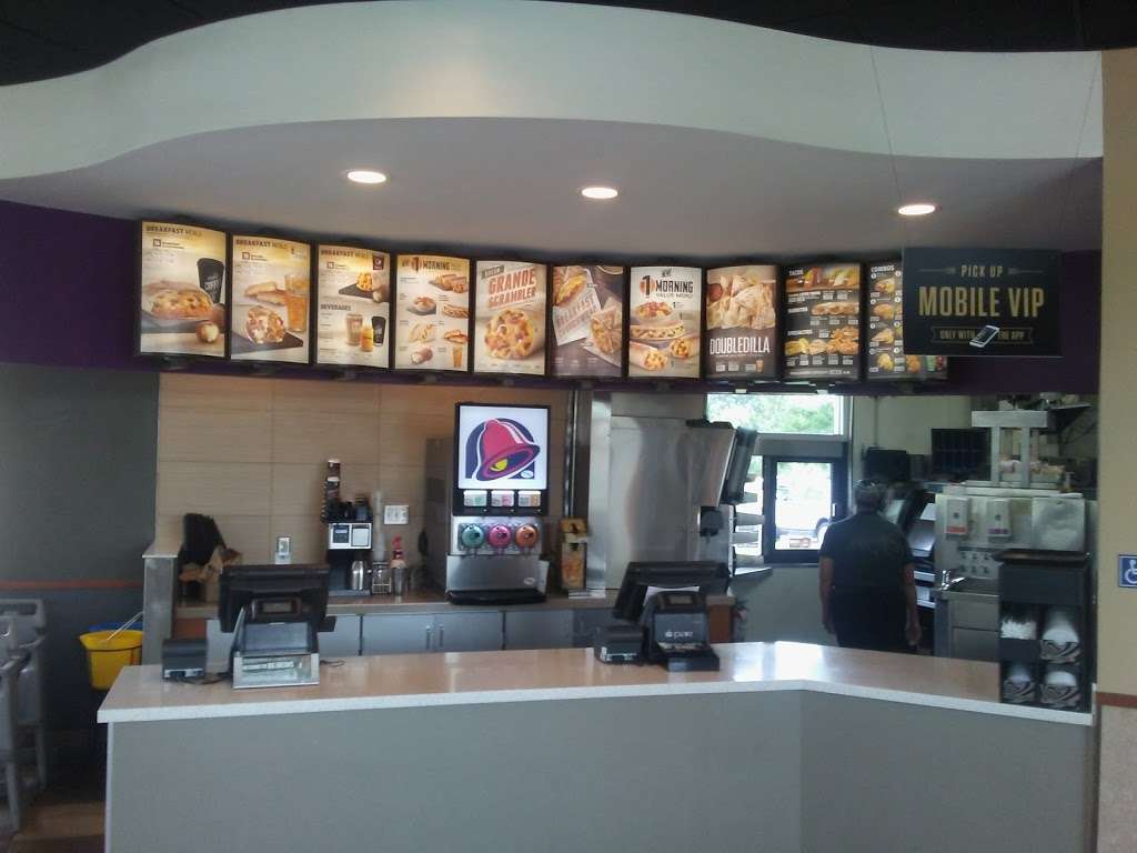 Taco Bell | 2925 S 4th St, Leavenworth, KS 66048, USA | Phone: (913) 682-2171