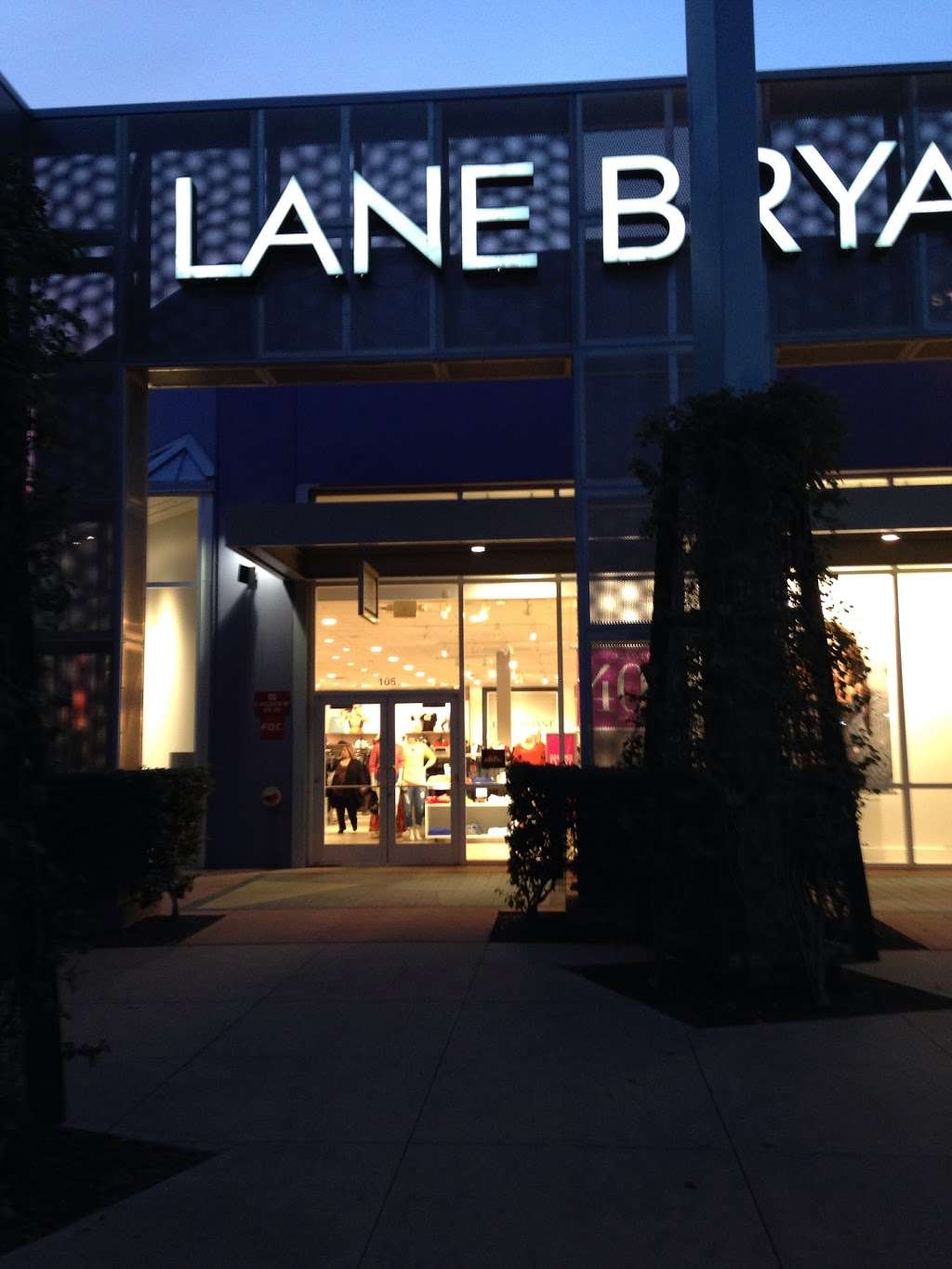 Lane Bryant | 55 S McClintock Dr Ste 105, Tempe, AZ 85281, USA | Phone: (480) 426-7207