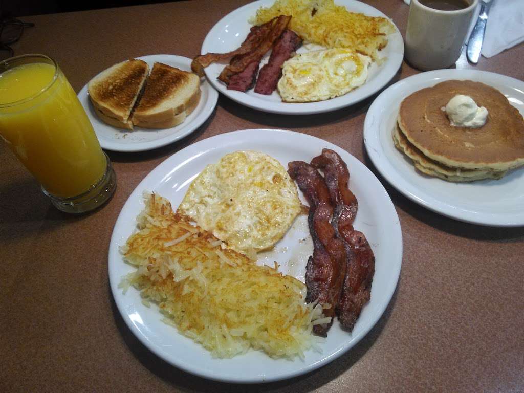 Dennys | 1184 Calimesa Blvd, Calimesa, CA 92320, USA | Phone: (909) 795-6765