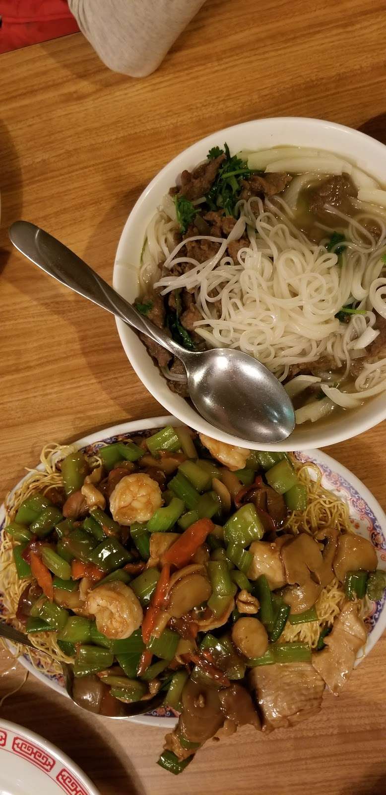 Lily Garden Restaurant 2106 Algonquin Rd, Lake in the Hills, IL 60156