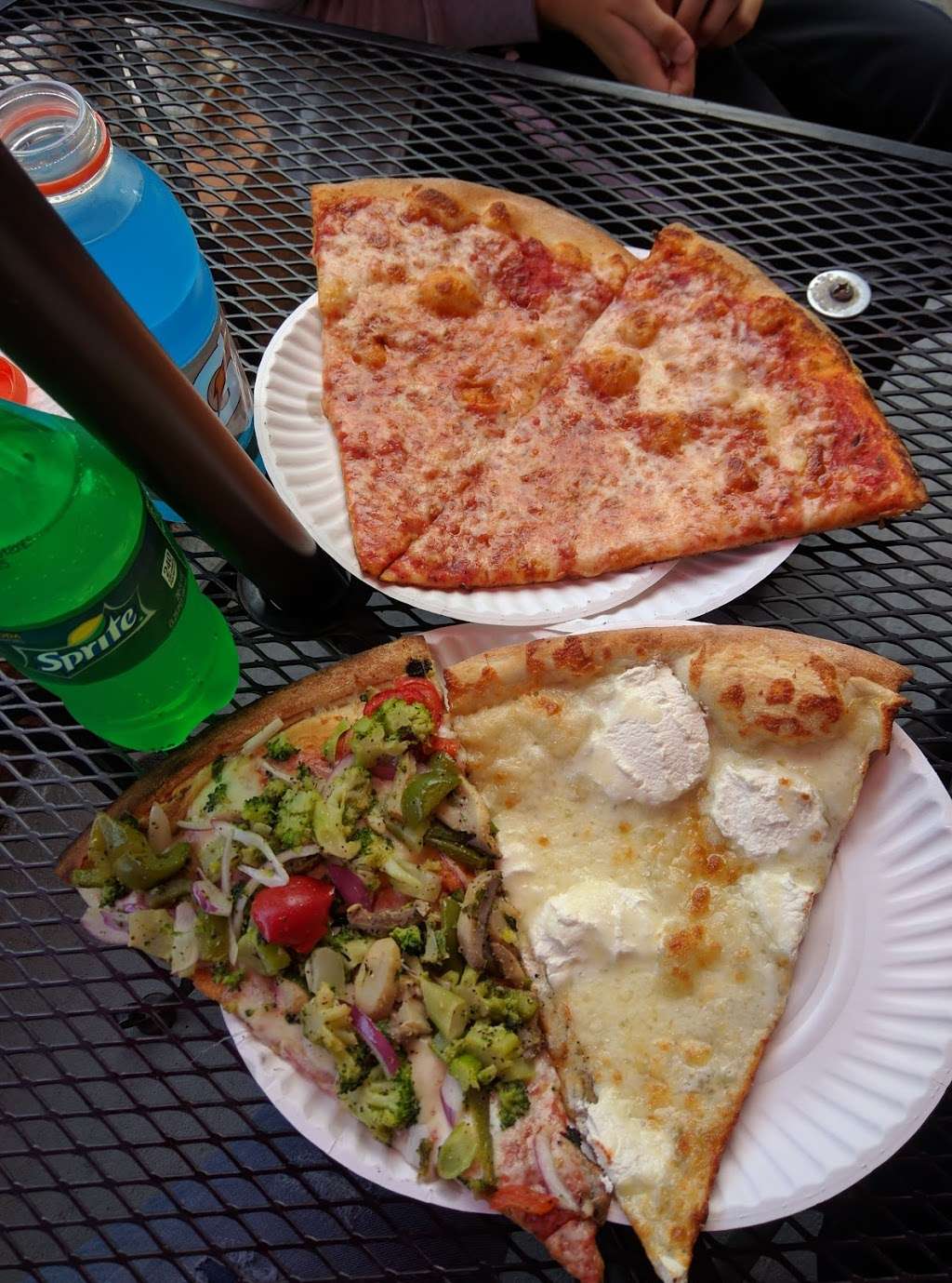 Rockys & Nickys Pizzeria II | 6824 Colonial Rd #1, Brooklyn, NY 11220, USA | Phone: (718) 745-1999