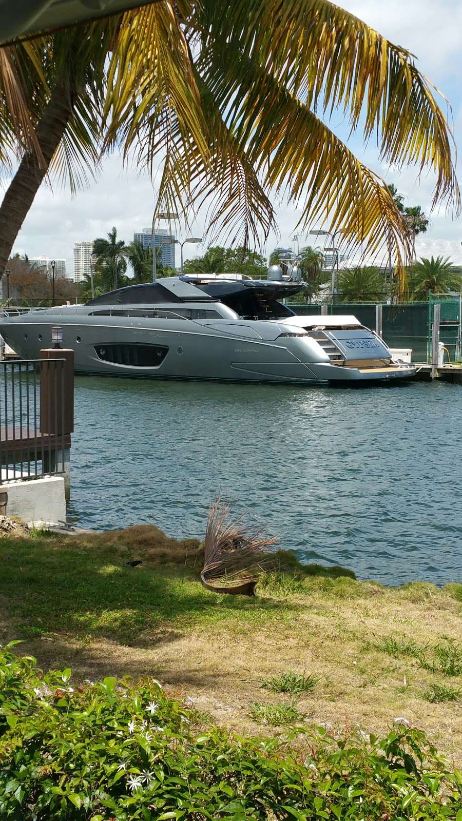 Lauderdale Yacht Club | 1725 SE 12th St, Fort Lauderdale, FL 33316, USA | Phone: (954) 524-5500