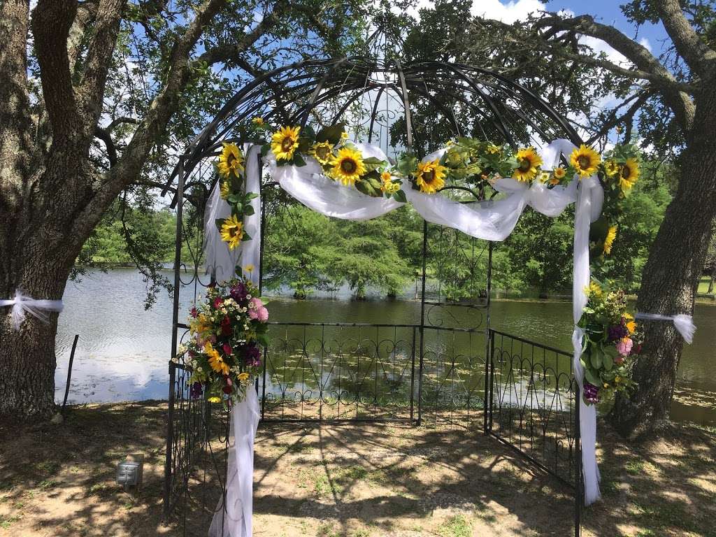 Double Bar B Wedding Venue & Guest Ranch | 17695 FM 1774, Plantersville, TX 77363, USA | Phone: (281) 300-8457