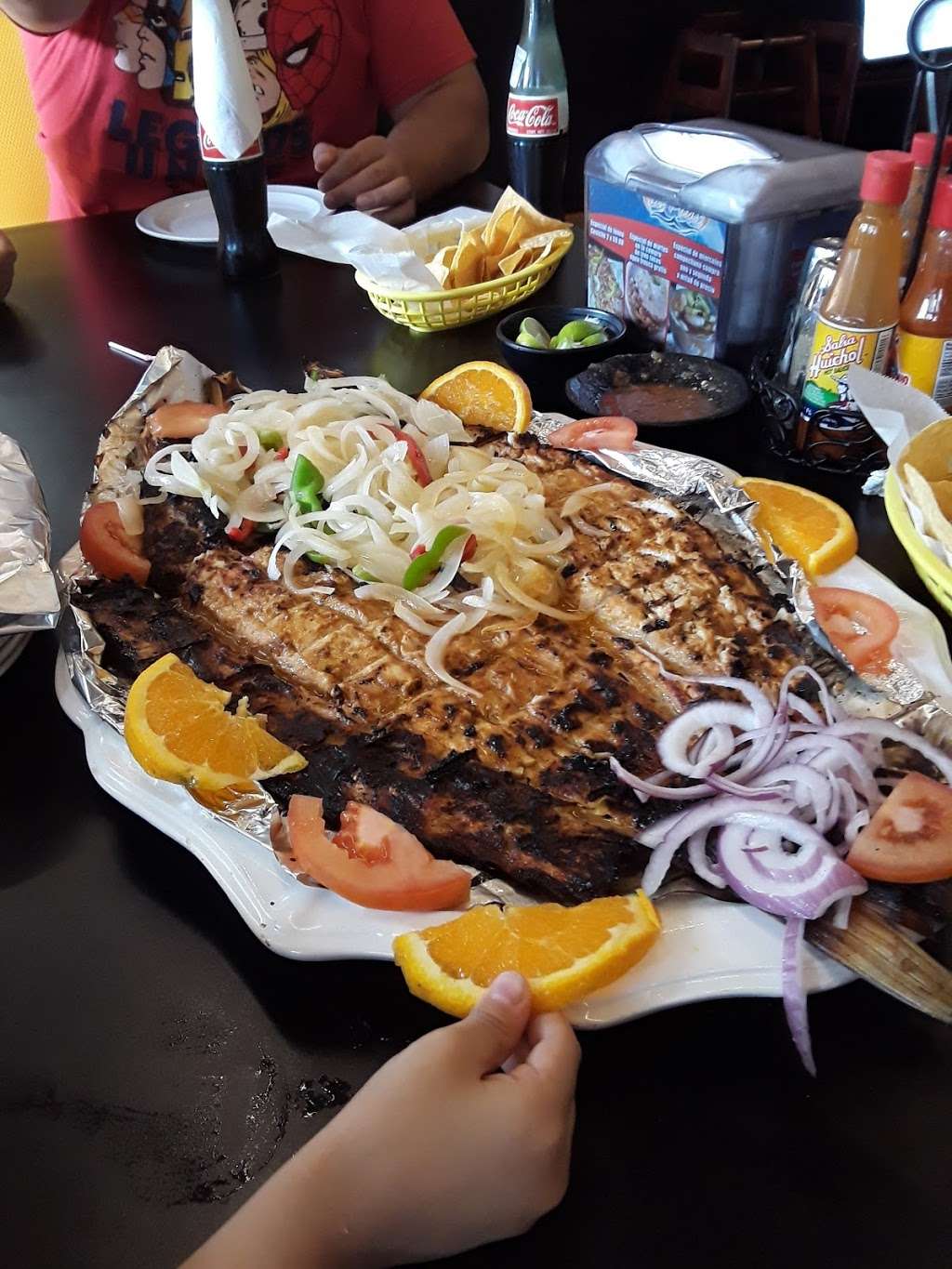 Mariscos Los Plebes | 9131 Citrus Ave b, Fontana, CA 92335, USA | Phone: (909) 356-7044