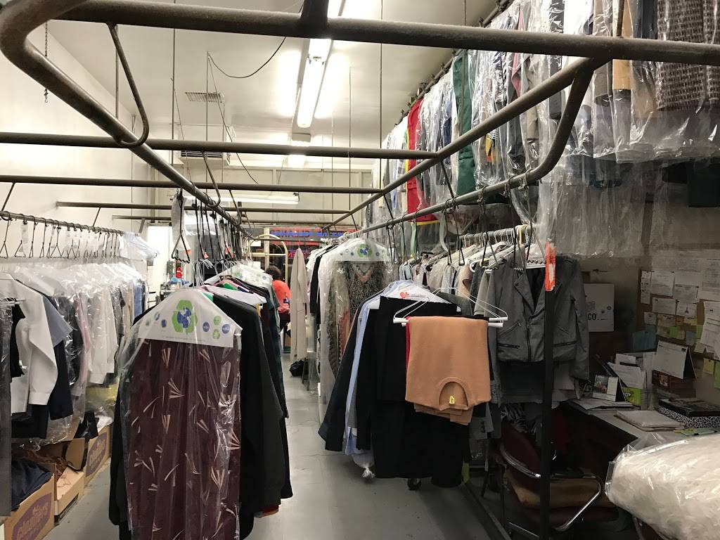 Hollymont Cleaners & Laundry | 1759 N Vermont Ave, Los Angeles, CA 90027, USA | Phone: (323) 664-8719