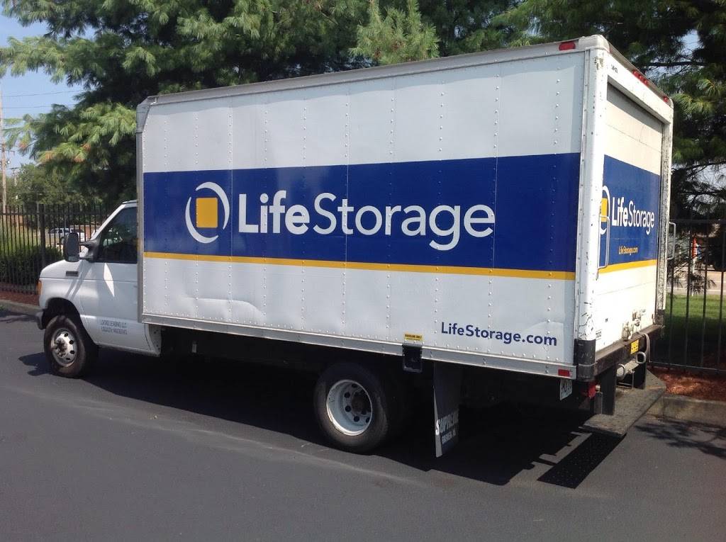 Life Storage - Hazelwood | 6355 Howdershell Rd, Hazelwood, MO 63042, USA | Phone: (314) 731-5554