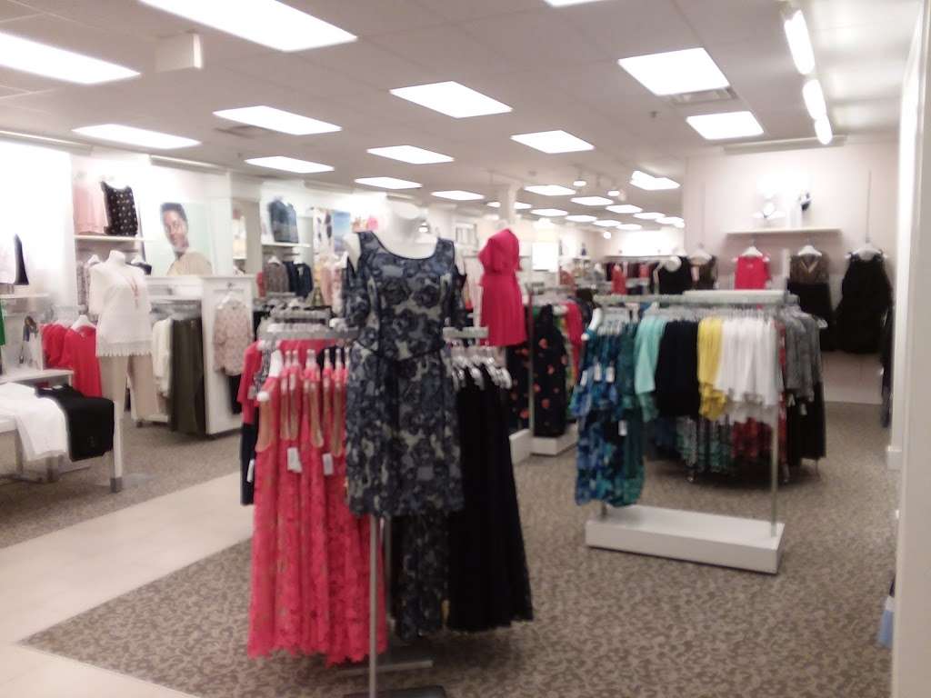 dressbarn | 435 Premium Outlets Blvd, Hagerstown, MD 21740, USA | Phone: (301) 739-5864