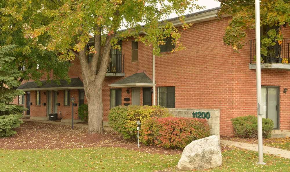 Autumn Glen Apartments | 11200 W Cleveland Ave #D7, West Allis, WI 53227, USA | Phone: (414) 323-2011