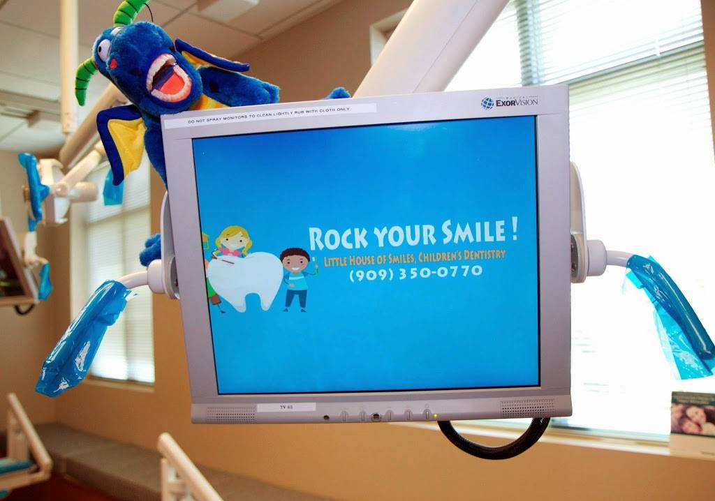 Little House of Smiles, Childrens Dentistry | 16465 Sierra Lakes Pkwy #255, Fontana, CA 92336, USA | Phone: (909) 350-0770