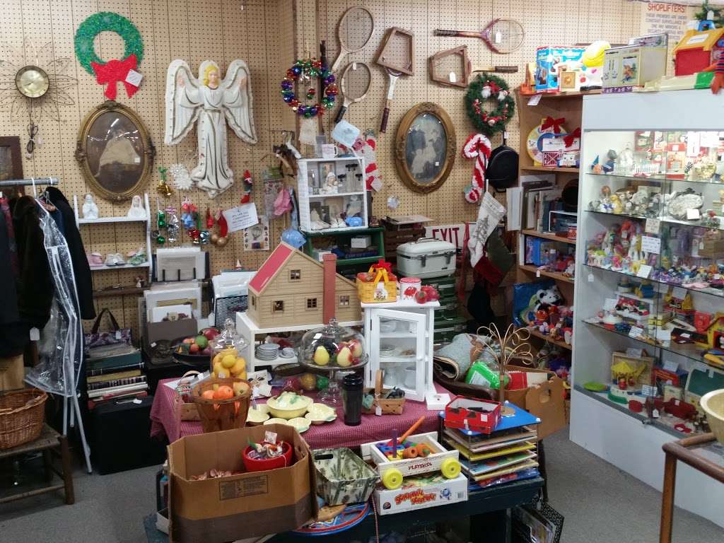 Beaver Creek Antique Market | 20202 National Pike, Hagerstown, MD 21740, USA | Phone: (301) 739-8075