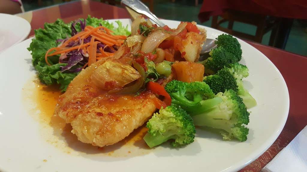 Mea kwan Thai Cuisine | 2326 Proctor Valley Rd, Chula Vista, CA 91914 | Phone: (619) 397-4584