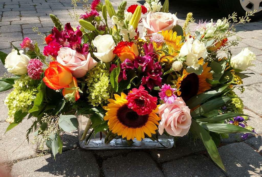Rose Garden Florist | 257 S Main St, Barnegat, NJ 08005 | Phone: (609) 607-9013