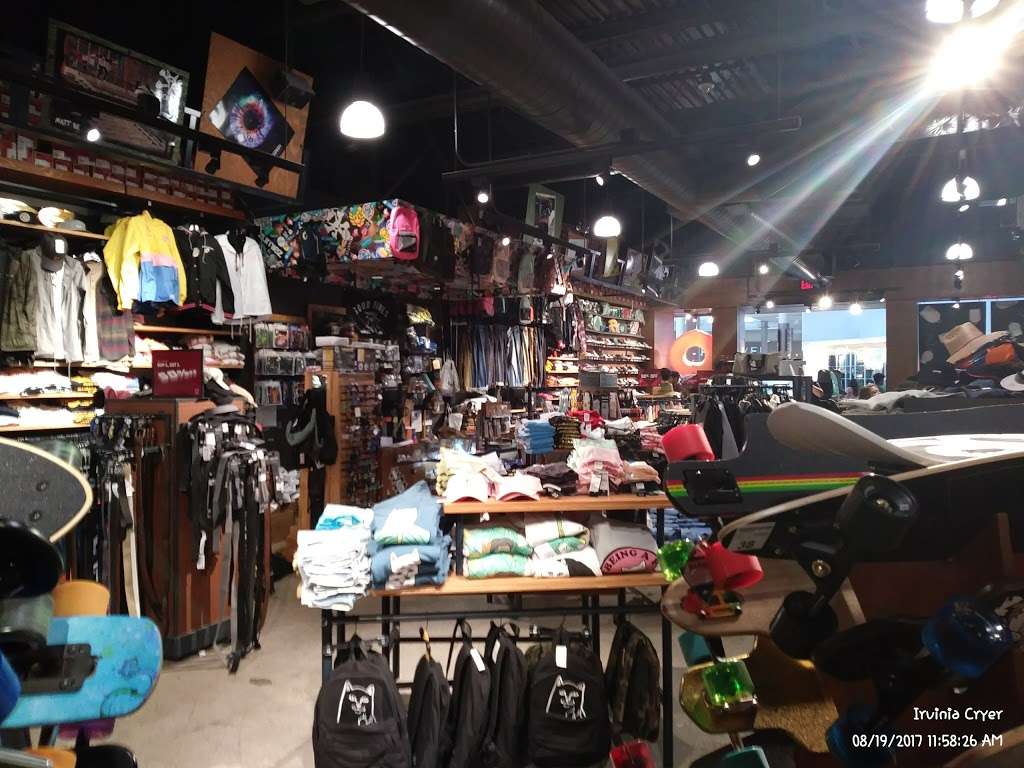 Zumiez | 6800 N 95th Ave #350, Glendale, AZ 85305, USA | Phone: (623) 772-9821