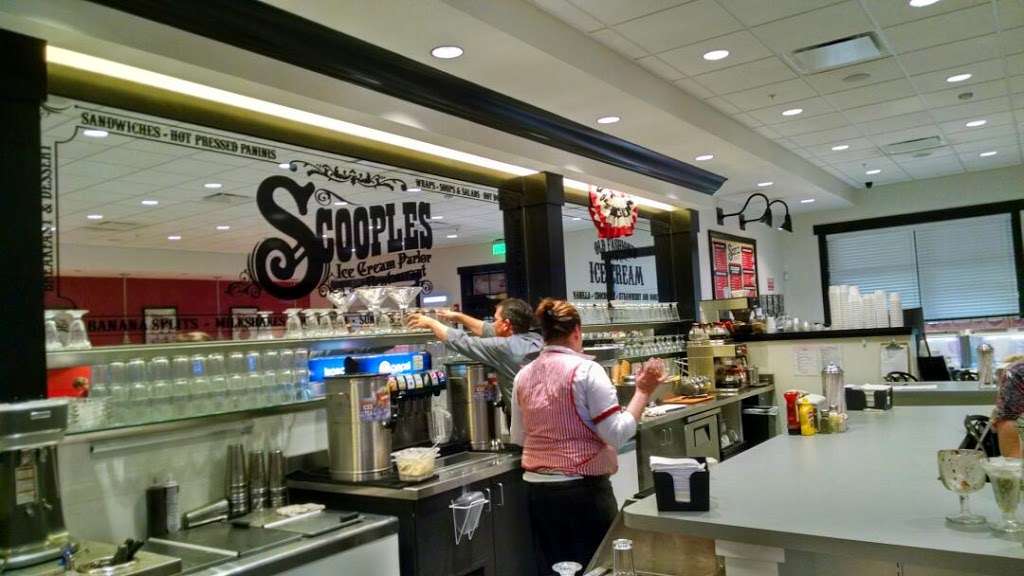 Scooples Icecream Parlor and Restaurant | 2718 Brownwood Blvd, Wildwood, FL 34785, USA | Phone: (352) 750-6263