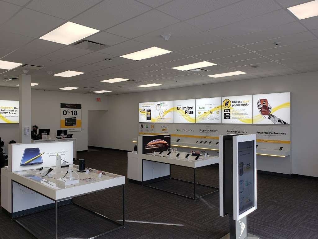 Sprint Store | Photo 6 of 10 | Address: 1279 N Emerson Ave Unit A-4, Greenwood, IN 46143, USA | Phone: (317) 215-7566