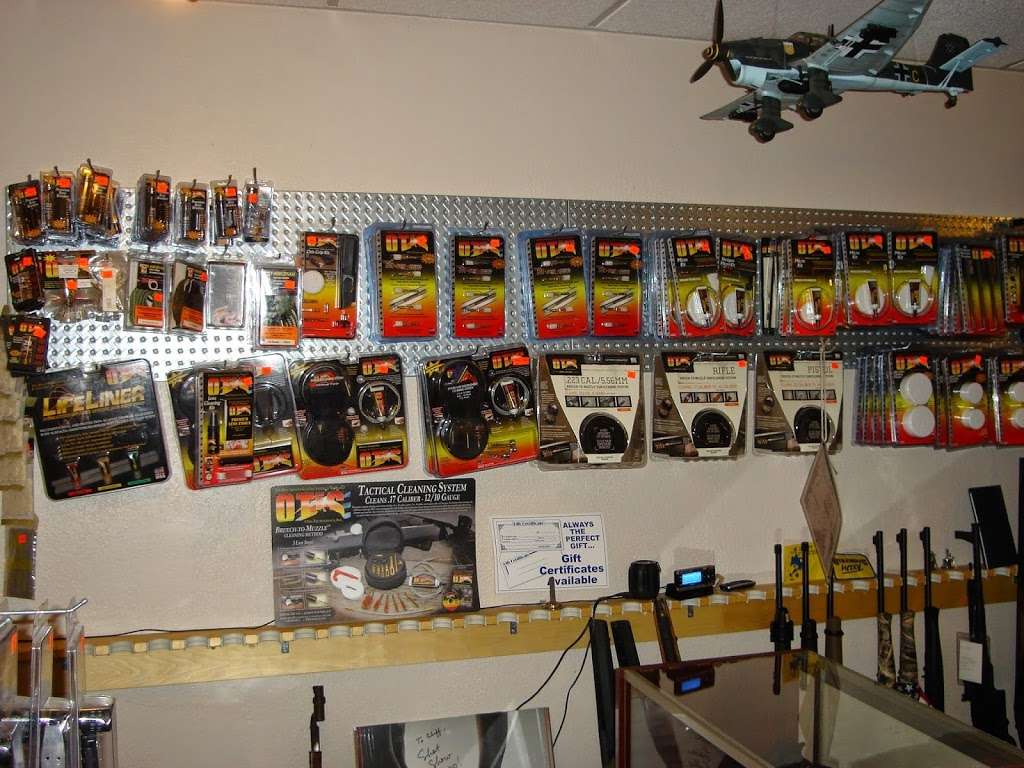 Cliffs Guns | 193 Baldwin St, Sharon, WI 53585, USA | Phone: (262) 736-4545