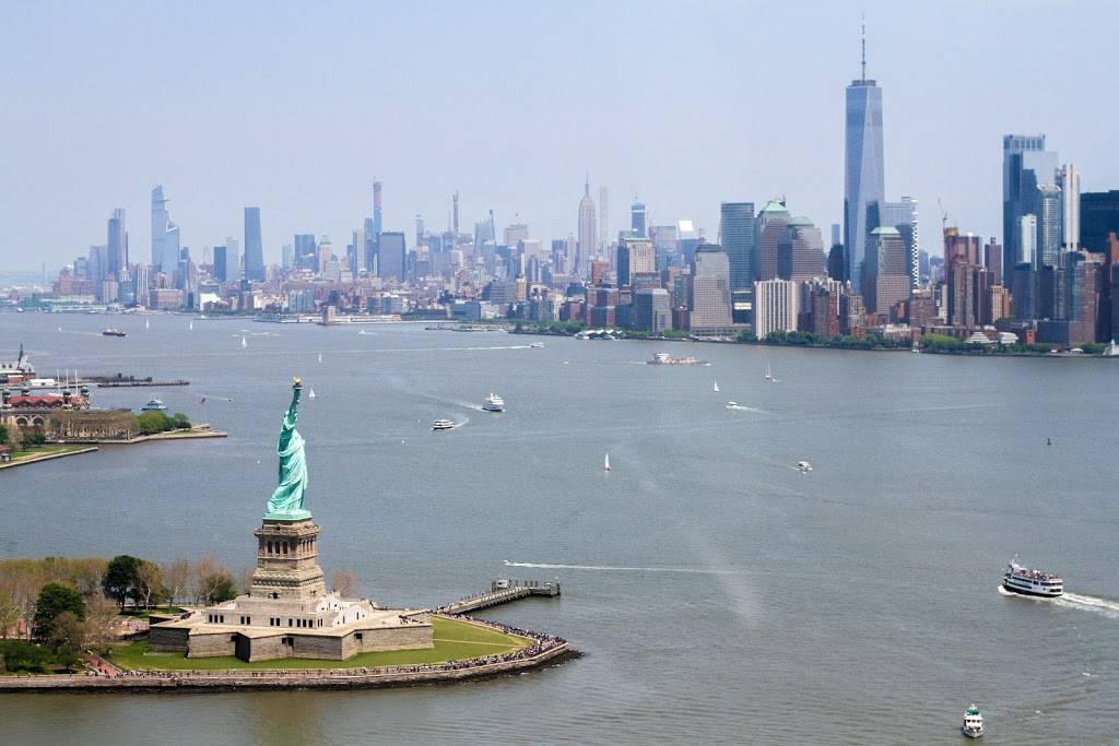 Liberty Helicopters Sightseeing Tours and Charter | 6 E River Bikeway, New York, NY 10004, USA | Phone: (212) 967-6464