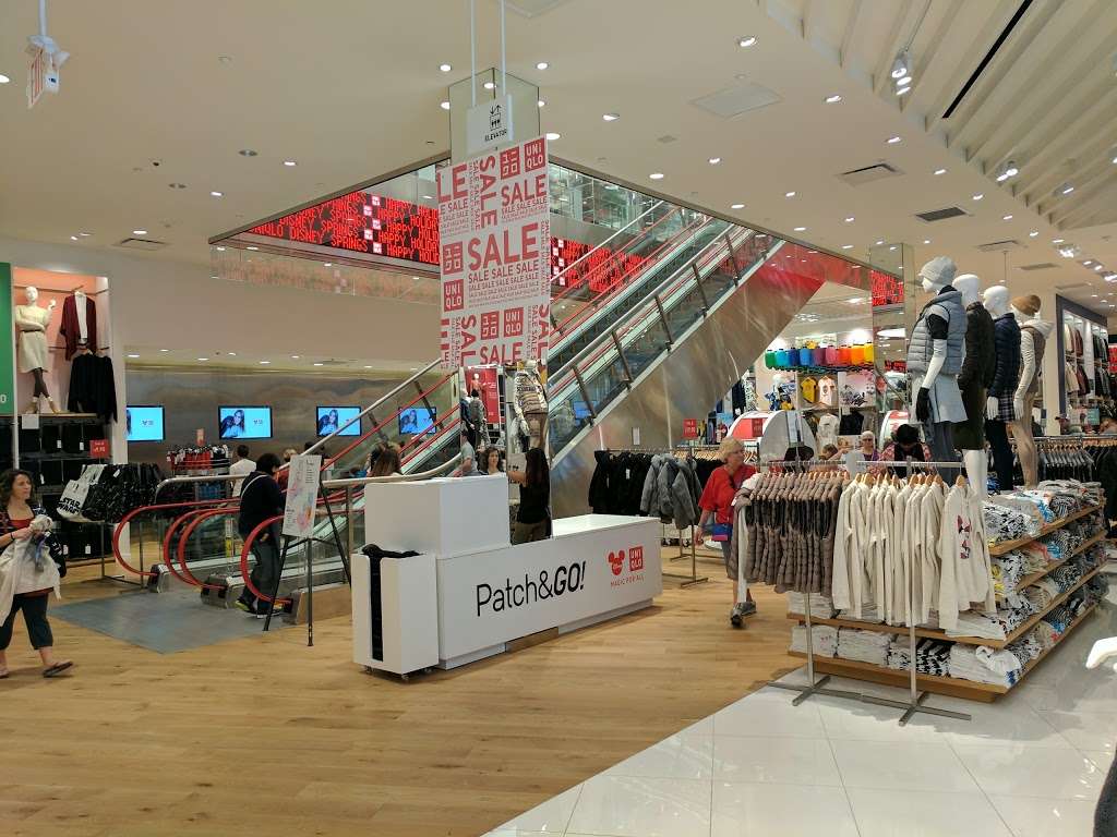 Uniqlo | 1674 Buena Vista Dr, Lake Buena Vista, FL 32830 | Phone: (877) 486-4756