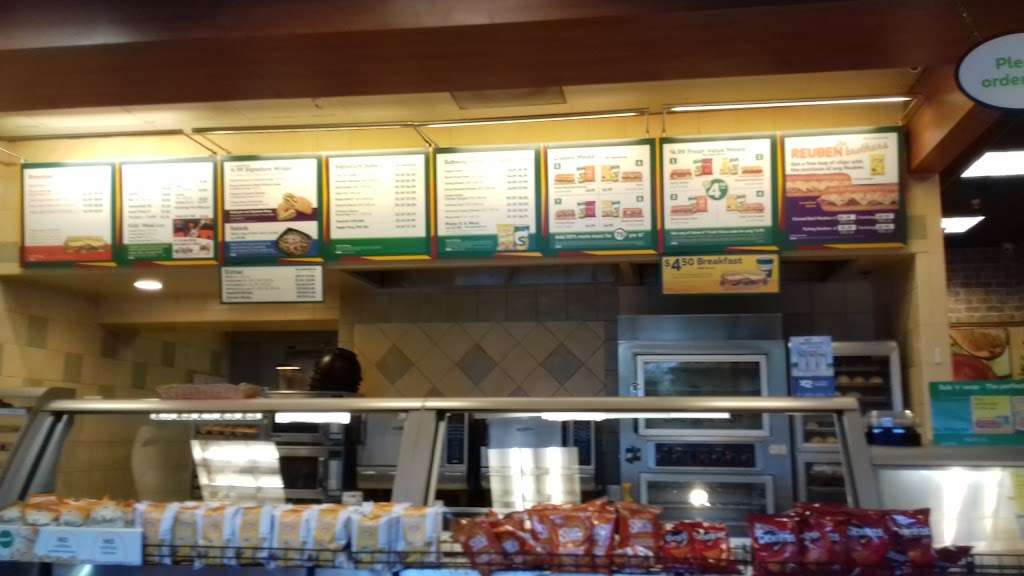 Subway Restaurants | 21032 Victory Blvd, Woodland Hills, CA 91367, USA | Phone: (818) 347-5825